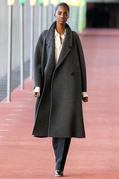 Look 14